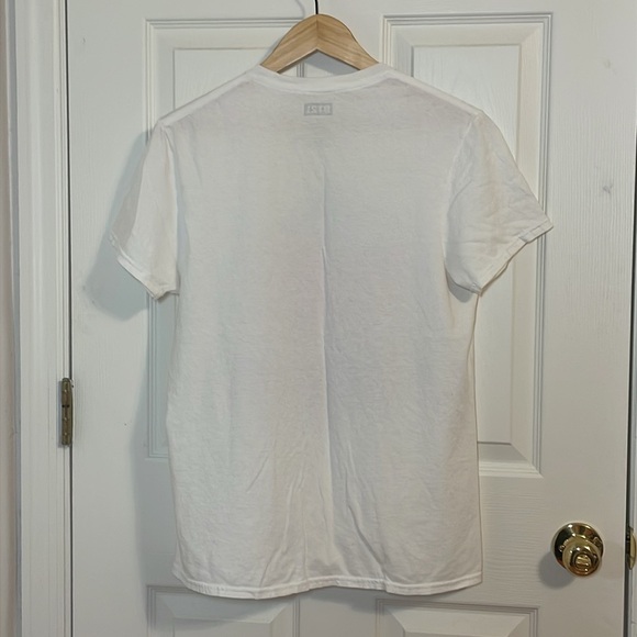 BT21 Tata Graphic T-Shirt, Medium - Picture 3 of 4